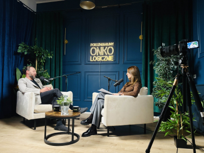 Rozmawiają o raku bez tabu. DCOPiH przygotowało serię podcast&oacute;w &bdquo;Porozmawiajmy OnkoLogicznie"