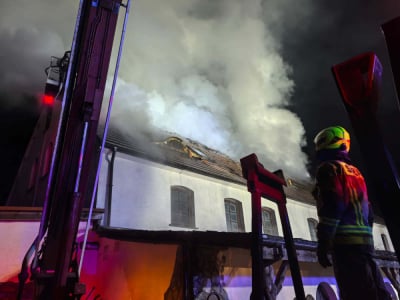 Poważny pożar pod Trzebnicą. Palił się kompleks restauracyjno-hotelowy