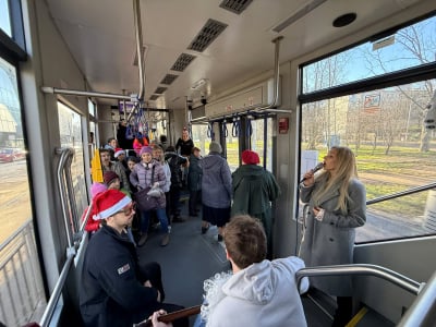 Kazul z Gwiazdami w tramwaju Radia Wrocław! Jechaliśmy z mandarynkami i muzyką "na żywo"  - 6