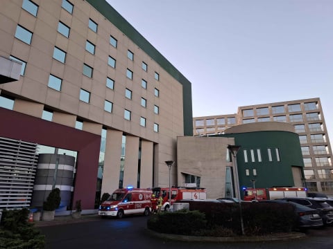 Pożar pokoju w hotelu w centrum Wrocławia. Jedna osoba nie żyje, druga jest w szpitalu [ZDJĘCIA] - 3