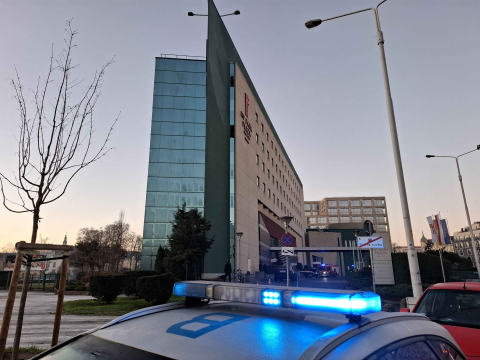 Pożar pokoju w hotelu w centrum Wrocławia. Jedna osoba nie żyje, druga jest w szpitalu [ZDJĘCIA] - 4