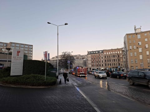 Pożar pokoju w hotelu w centrum Wrocławia. Jedna osoba nie żyje, druga jest w szpitalu [ZDJĘCIA] - 6