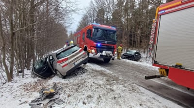 Trudne warunki na drogach Dolnego Śląska. Pada śnieg, są kolizje i utrudnienia