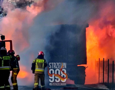 Kabina ciężarówki w płomieniach. Pożar na DK 39 w Karczynie - 3