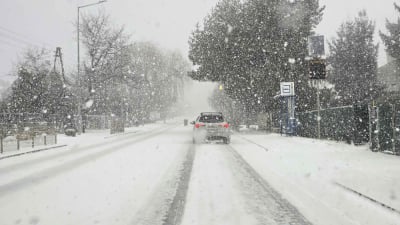Śnieg we Wrocławiu, ostrzeżenia na południu regionu. Zima w pełni na Dolnym Śląsku