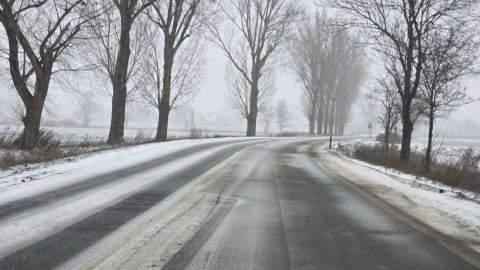 Śnieg we Wrocławiu, ostrzeżenia na południu regionu. Zima w pełni na Dolnym Śląsku - 0