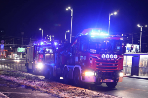 Samochód wpadł do Odry we Wrocławiu. Nurkowie sprawdzali wrak pojazdu [ZDJĘCIA] - 1