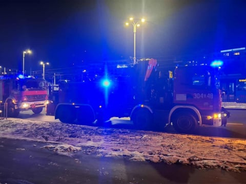 Samochód wpadł do Odry we Wrocławiu. Nurkowie sprawdzali wrak pojazdu [ZDJĘCIA] - 2