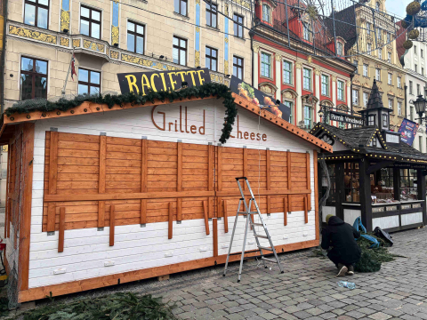 Ile Wrocław zarobił na Jarmarku Bożonarodzeniowym? Na Rynku trwa już wielkie sprzątanie - 1