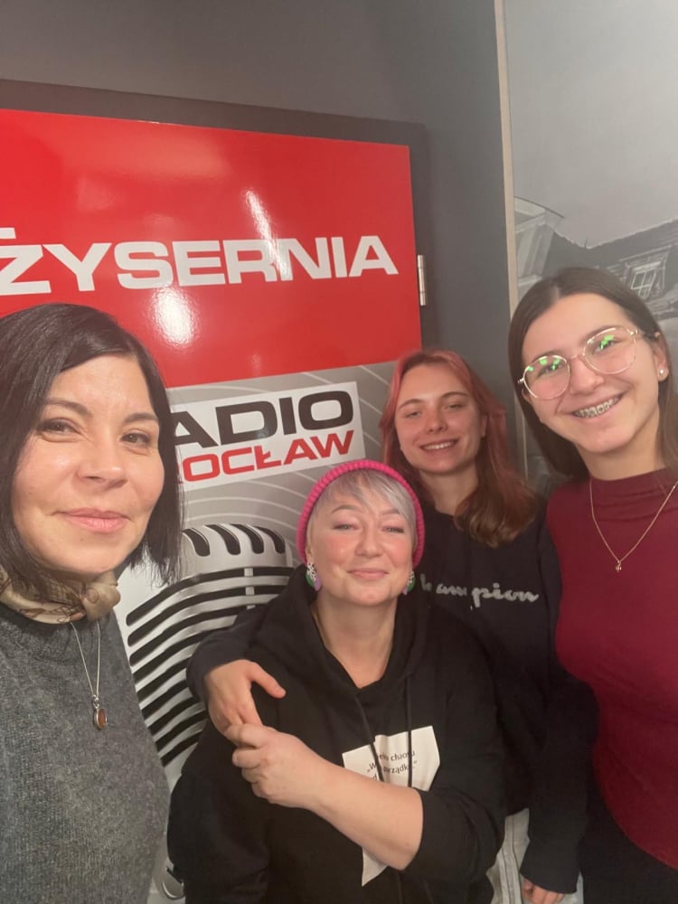 Chwalimy swoje: Licealiści z Wrocławia z pomocą dzieciom z Gambii - Chwalimy swoje w Radiu Wrocław od poniedziałku do piątku po godz. 10.05.