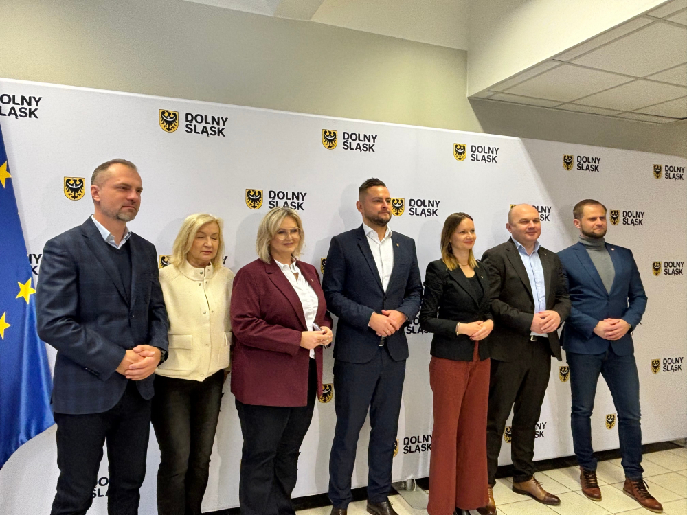 5 milionów dla gmin, które ucierpiały w powodzi. "Mają wzmacniać bezpieczeństwo mieszkańców" - Rozpoczął się nabór wniosków do tegorocznej edycji Dolnośląskiego Funduszu Pomocy Rozwojowej.