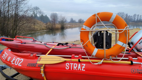 "Minuta, dwie i ciało jest wychłodzone". Dolnośląscy strażacy ćwiczą ratowanie ludzi spod lodu [ZDJĘCIA] - 2