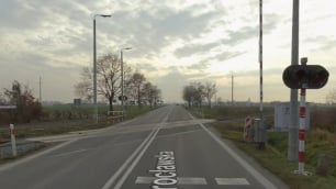 Paraliż na południu Wrocławia. Zepsuła się sygnalizacja na przejeździe kolejowym