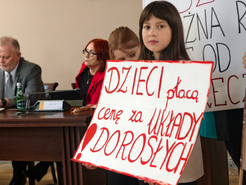 Szkoła Podstawowa nr 7 w Lubinie do likwidacji. Rodzice protestowali, ale radni przegłosowali uchwałę. "Zostaliśmy oszukani" - 0