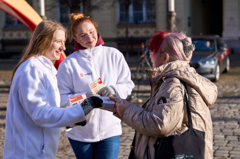 "Mała rzecz, ale ratuje życie". 700 czujek tlenku węgla dla Wrocławian - kto i gdzie może je odebrać? - 2