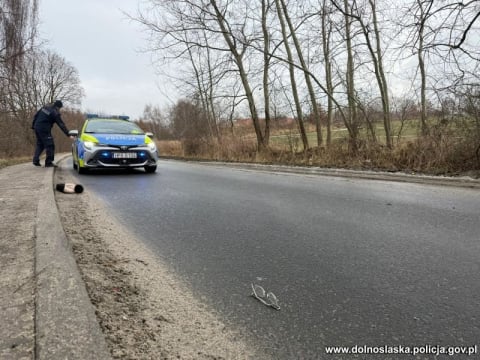 Pijany kierowca potrącił rowerzystkę. Chwilę wcześniej wiózł dziecko do szkoły - 0
