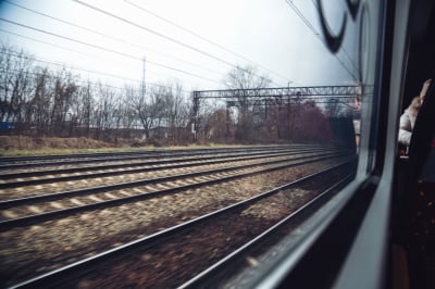 Śmiertelny wypadek z udziałem pociągu. Są duże utrudnienia dla pasażer&oacute;w
