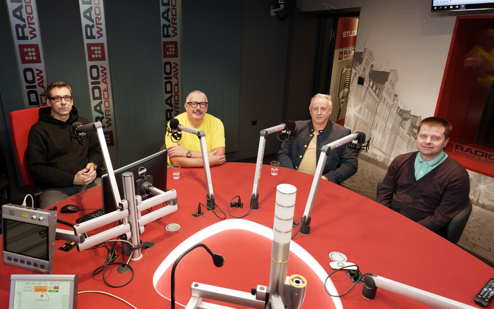 Różne punkty słyszenia: To koniec europejskiej motoryzacji? Polska na pierwszej linii kryzysu - Różne punkty słyszenia w Radiu Wrocław. Od poniedziałku do piątku, po godzinie 20:00.