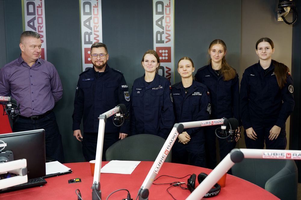 Różne punkty słyszenia: Czy praca w policji jest atrakcyjna? - Różne punkty słyszenia w Radiu Wrocław. Od poniedziałku do piątku, po godzinie 20:00.
