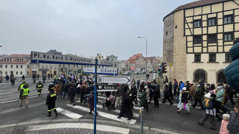 Miesiąc po śmierci 11-letniej Danusi. Marsz Ciszy w Jeleniej Górze - 5