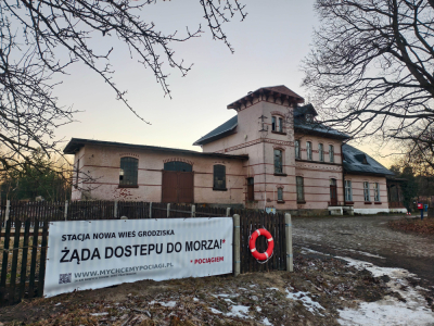 Mieszkańcy tej wsi żądają dostępu do morza. Tak walczą z wykluczeniem komunikacyjnym