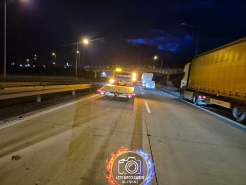 Ogromny korek na autostradzie A4. Zderzyły się trzy samochody osobowe [ZDJĘCIA] - 0