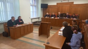 Rodzice pastwili się nad synami, Piotruś zmarł. Dlaczego pomoc społeczna nie zareagowała?