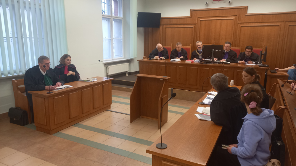 Tragedia w Przemkowie. Rodzice pastwili się nad synami, półroczny Piotruś zmarł. Dlaczego pomoc społeczna nie zareagowała? - Środowa odsłona procesu w sprawie maltretowanych dzieci z Przemkowa.