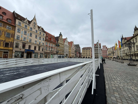 Lodowisko wraca na wrocławski Rynek po 20 latach! Tak wyglądają przygotowania - 3