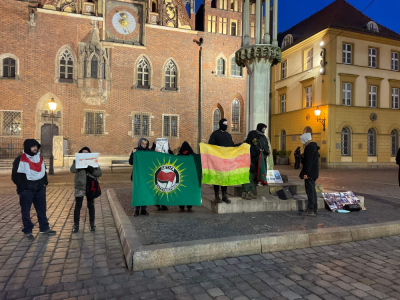 Protest na wrocławskim Rynku. Chodzi o sytuację w p&oacute;łnocnej Syrii