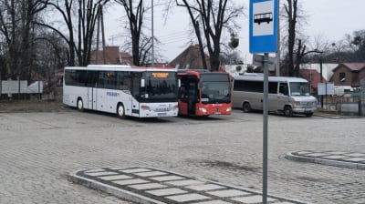 Zastępcze autobusy między Wrocławiem a Trzebnicą. Sprawdziliśmy sytuację na przystankach