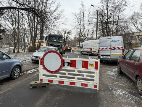 Awaria wodociągu na Grabiszyńskiej. Jezdnia była pod wodą - 7
