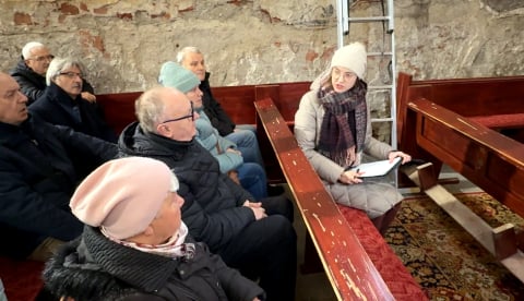 Parafia straci pół miliona przez... bezbarwne szyby? Założyli je, by w kościele było cieplej - 3
