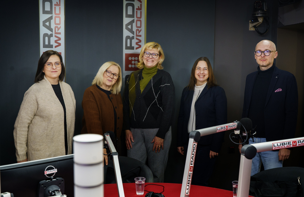 Różne Punkty Słyszenia: Pacjenci zagubieni w systemie - Elżbieta Osowicz co wtorek rozmawia ze swoimi gośćmi na tematy medyczne.