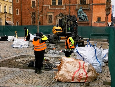 Na Rynek wjechał ciężki sprzęt. Ruszyła wielka metamorfoza [ZDJĘCIA] - 12