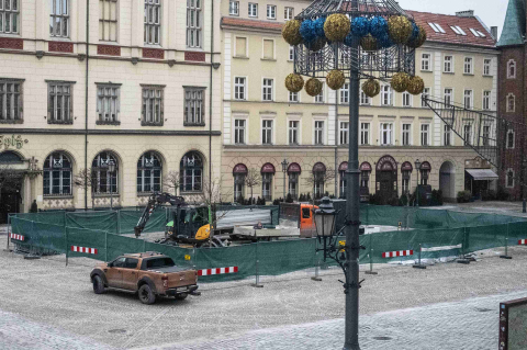 Na Rynek wjechał ciężki sprzęt. Ruszyła wielka metamorfoza [ZDJĘCIA] - 3