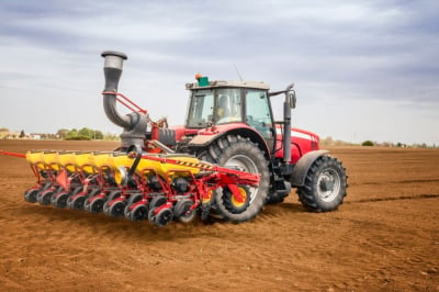 Części Case IH w codziennej eksploatacji maszyn &ndash; co wpływa na ich trwałość