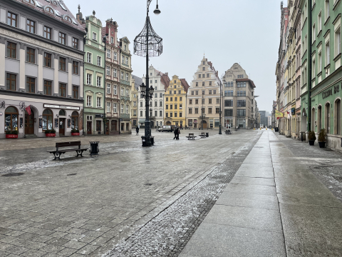 Wrocław jak "Kraina Lodu". To najbardziej śliski dzień roku? [WIDEO] - 2