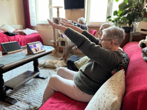 Gogle VR i tablety dla seniorów. Pozwalają im zobaczyć to, co nieosiągalne - 1