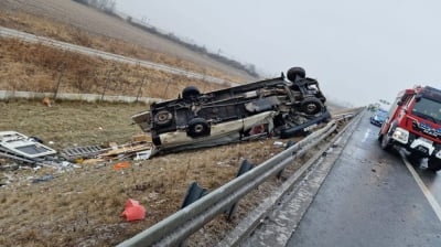 Policja: 250 procent normy i kilku rannych. Bilans czwartkowego "lodowiska" na drogach