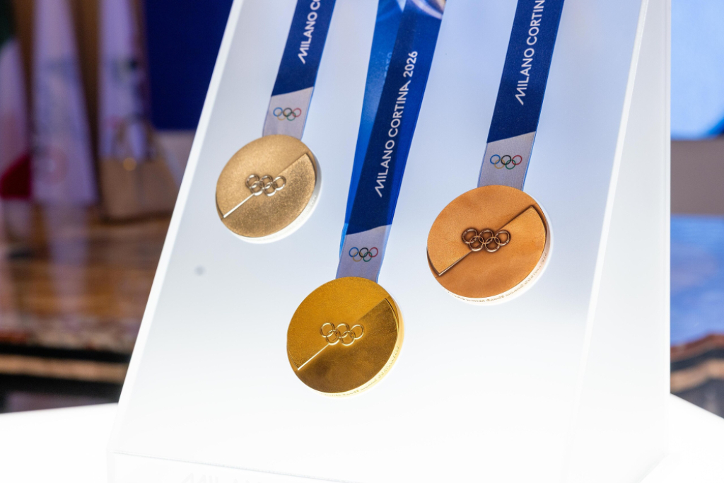 Cztery miejsca, dwa znicze. Za nami ceremonia otwarcia igrzysk z chorążą z Lubina - Do 22 lutego sportowcy będą rywalizować o medale zimowych igrzysk olimpijskich.