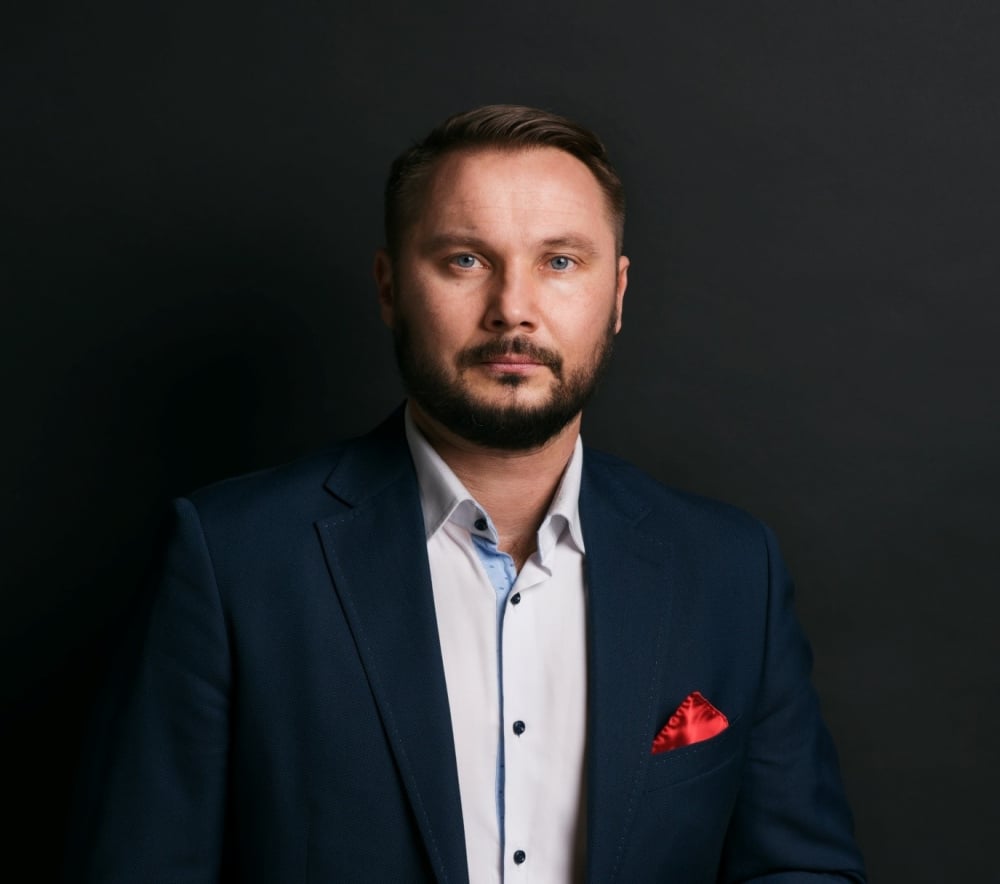 Czy podatek cyfrowy zostanie wprowadzony? Rozmawiamy z Marcinem Otrębą, ekspertem podatkowym - Marcin Otręba - ekspert Uniwersytetu WSB Merito.