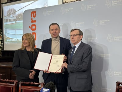 Latem boisko, a zimą lodowisko. W Kamiennej G&oacute;rze będzie można pojeździć na łyżwach