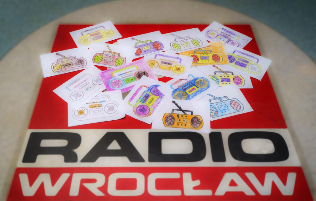 Jak radio widzą przedszkolaki? W Światowy Dzień Radia dzieci chwyciły za mikrofon - Wszystkie kolory Radia Wrocław oczami przedszkolaków