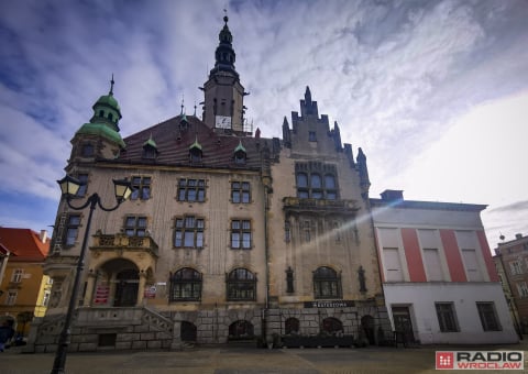 Jaworski magistrat jak z "Opowieści z Narnii" - tutaj szafa prowadzi na wieżę! Remont odkryje kolejne sekrety? - 11