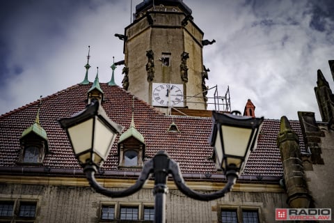 Jaworski magistrat jak z "Opowieści z Narnii" - tutaj szafa prowadzi na wieżę! Remont odkryje kolejne sekrety? - 12