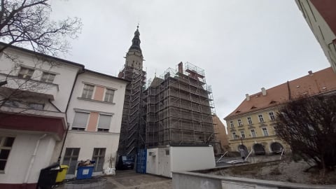 Jaworski magistrat jak z "Opowieści z Narnii" - tutaj szafa prowadzi na wieżę! Remont odkryje kolejne sekrety? - 1