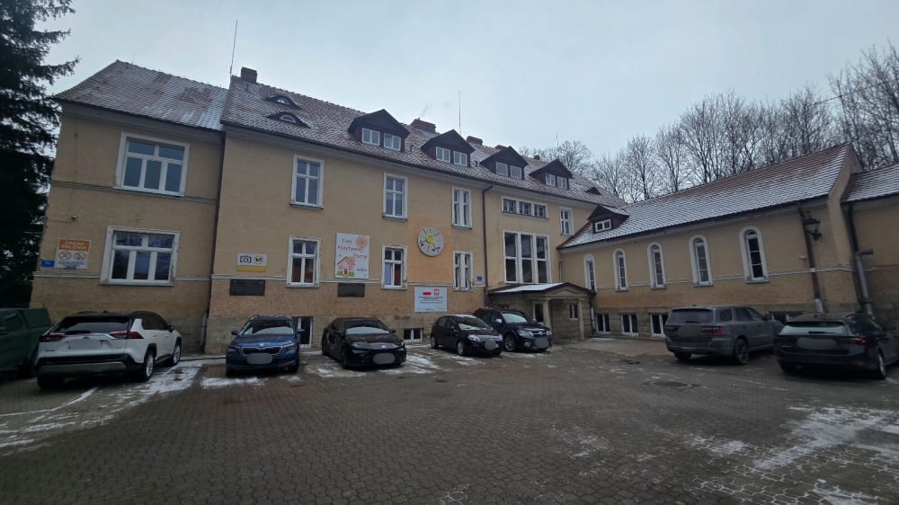 Dom dziecka jak nowy - Kłodzko po powodzi podnosi się z ruin. "O wiele lepiej się mieszka" – W najbliższym czasie planowany jest remont elewacji budynku. Remont i zakup wyposażenia pochłonął 3,6 mln złotych.