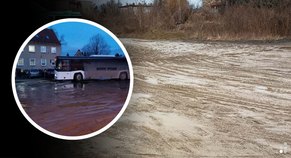 Przesiadki w błocie na wrocławskim Zakrzowie. Pasażerowie grzęzną przy stacji kolejowej - W miejscu obecnego placu przy przystanku kolejowym Wrocław Zakrzów powstanie parking Park and Ride na 50 miejsc.