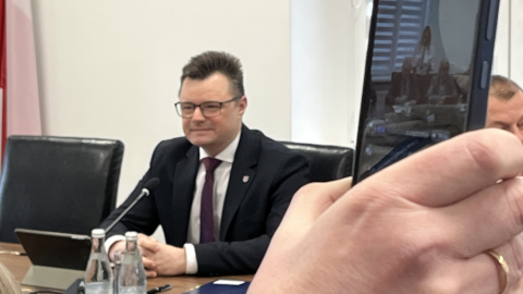 Starosta karkonoski odwołany! Krzysztof Wiśniewski stracił poparcie radnych - 0